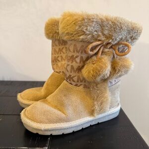 Michael Kors Lillettie Tan Faux Fur Boots Girls Size 9 Winter MK Logo Booties